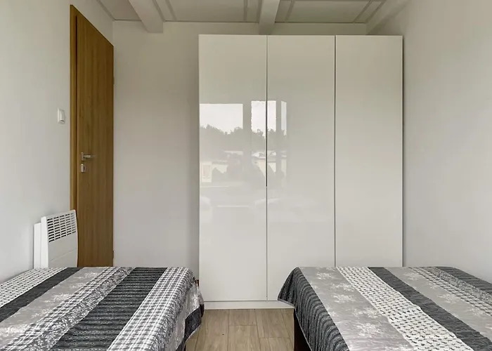 Single-story Homes Close To The Semesterbostad *